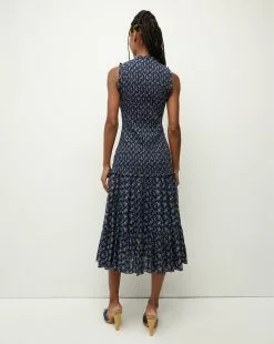 Veronica Beard Verena Smocked Cotton-Voile Dress 8 Veronica Beard Verena Smocked Cotton-Voile Dress -Veronica Beard Sales 2023 2306CO2720294 MARINE OFFWHITE PRODUCT 04