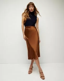 Veronica Beard Mazzy Cashmere Shell 19 Veronica Beard Mazzy Cashmere Shell -Veronica Beard Sales 2023 2309KA1290205 NAVY PRODUCT 02