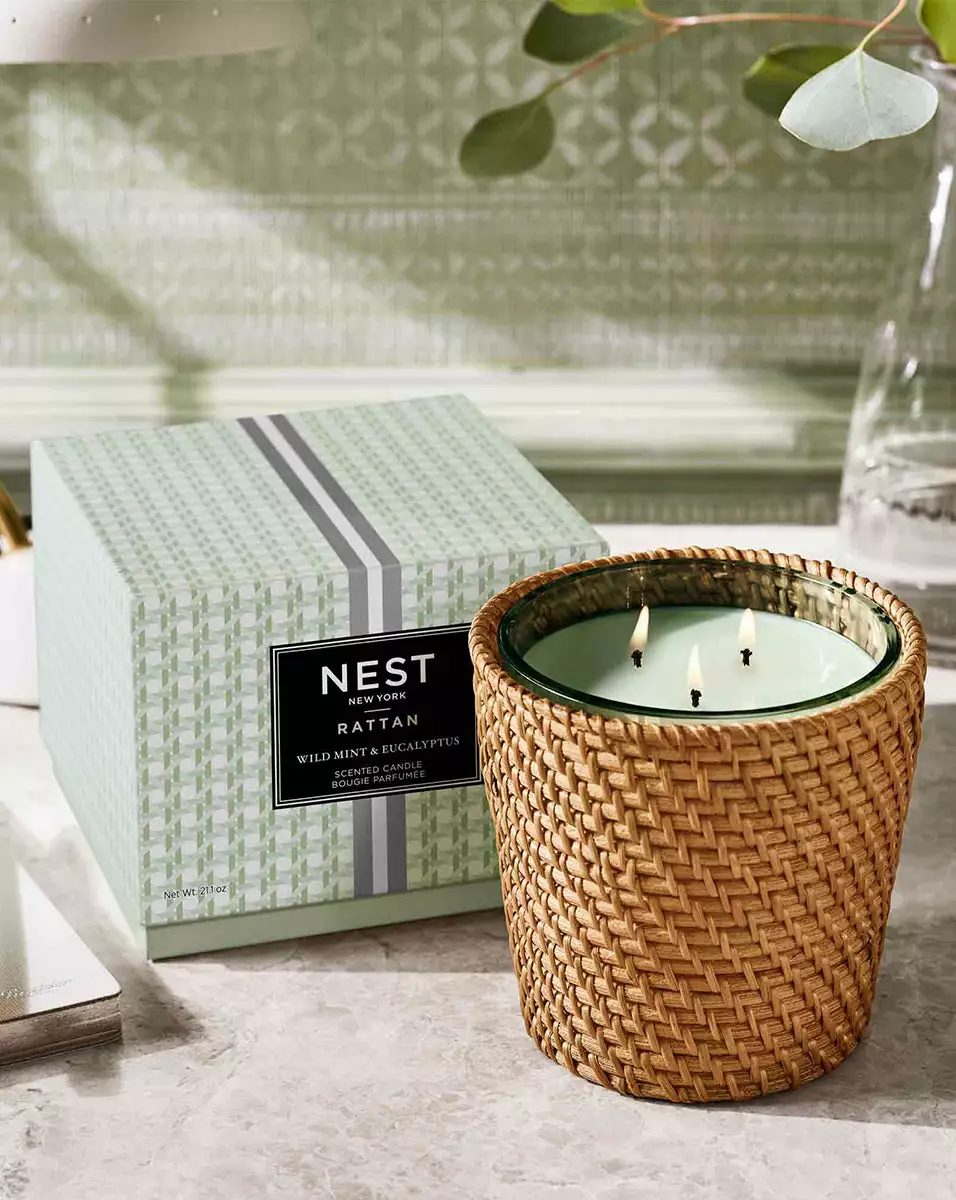 Veronica Beard Wild Mint & Eucalyptus 3-Wick Candle | Rattan Sleeve 3 Veronica Beard Wild Mint & Eucalyptus 3-Wick Candle | Rattan Sleeve - Image 3