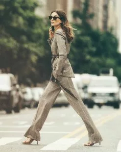 Veronica Beard Tonelli Plaid Pant -Veronica Beard Sales 2023 PDP LOOK 01 NK1 0653 R 4d3d31d2 6a61 4c1c 9db5 74ee7ea286b4