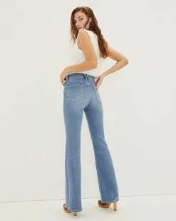 Veronica Beard Beverly Skinny-Flare Jean 10 Veronica Beard Beverly Skinny-Flare Jean -Veronica Beard Sales 2023 j22121950644ic iceberg product 05 e74e5cdd